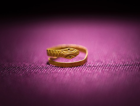 古希腊珠宝首饰蛇首黄金戒指