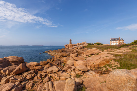 法国布列塔尼玫瑰海岸黄昏风景