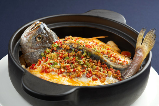沙煲焗大黄鱼
