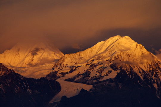 雪山1贡嘎山