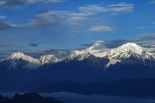 雪山1贡嘎山