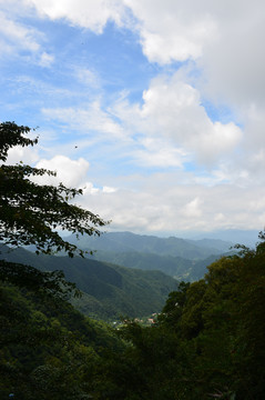 远山蓝天白云