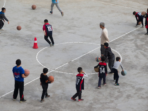 中小学生课外体育活动