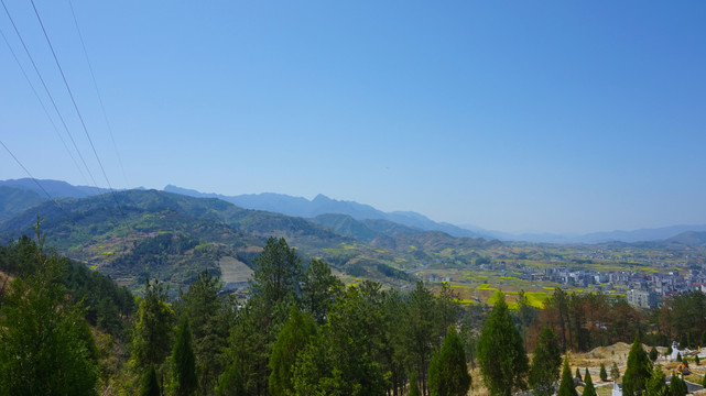 偏头山全景大山