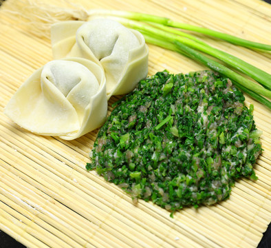 荠菜大馄饨