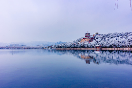 春雪后的颐和园