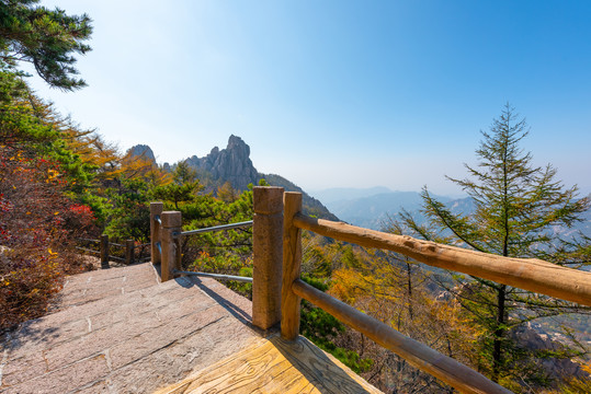 青岛崂山步行栈道