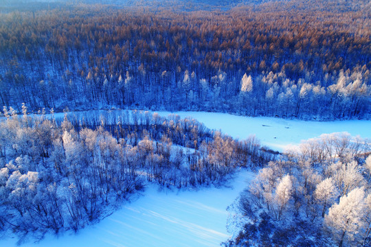 航拍雪原雪河森林雾凇