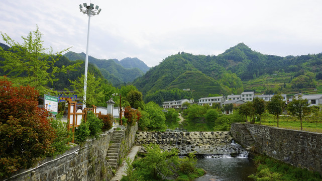 中峰花桥寺一