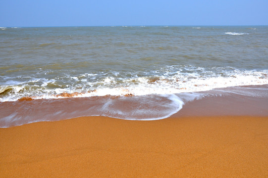 海浪沙滩