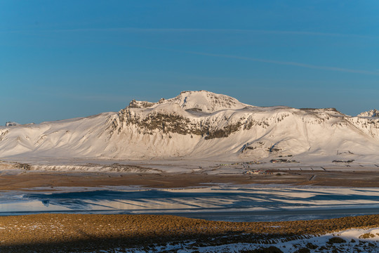 冬季冰岛冰山雪地与冰川
