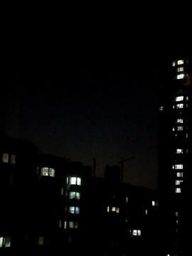 夜晚的窗