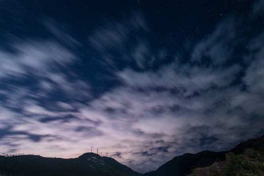 山间夜晚的星空