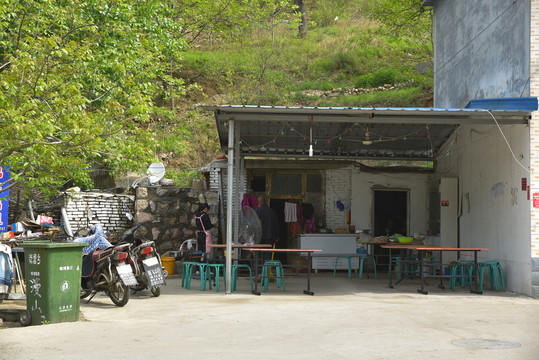 路边小饭店