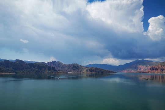 天空湖泊