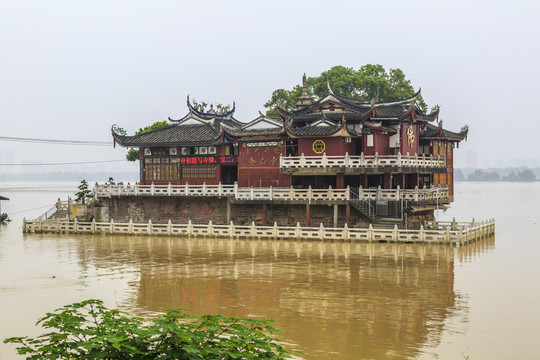 水上寺庙金山寺