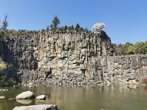 假山池水景观