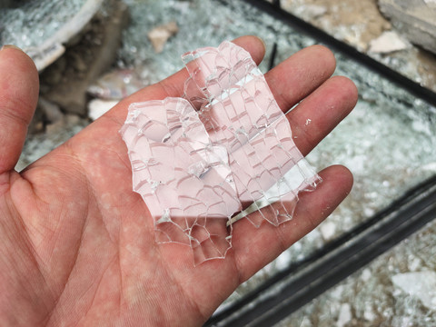 钢化玻璃碎片