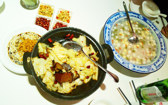 干锅包菜和酒酿圆子
