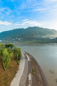 美丽的宜宾岷江休闲道