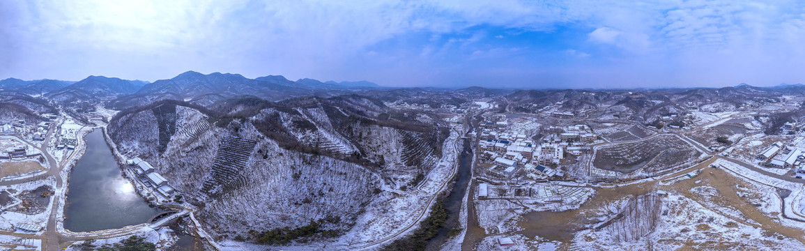 白雪皑皑大别山宽幅大图