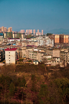 山城高山俯瞰城市