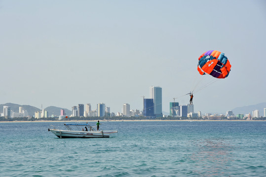 海上拖伞