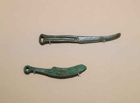 卡约文化环首铜刀