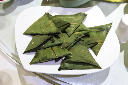 湖北恩施土家菜粽香包谷粑