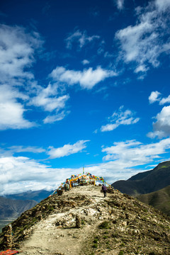 中国西藏高山上的经幡