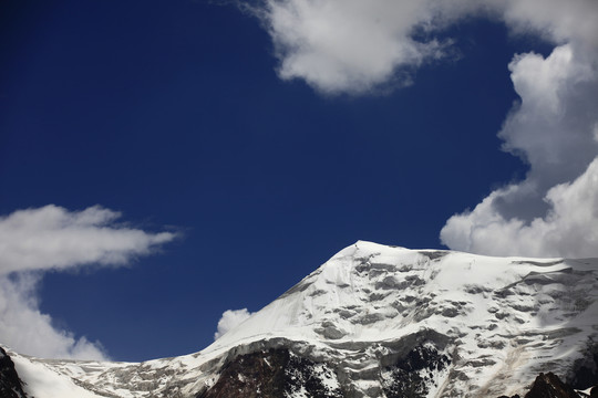 阿尼玛卿雪山