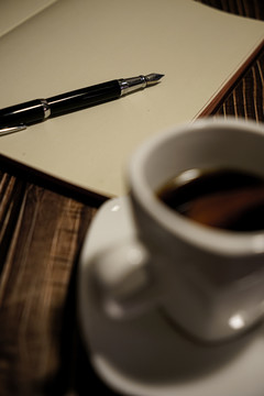 咖啡杯钢笔书