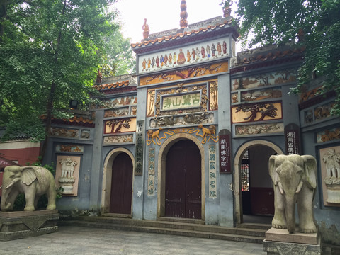 长沙古麓山寺