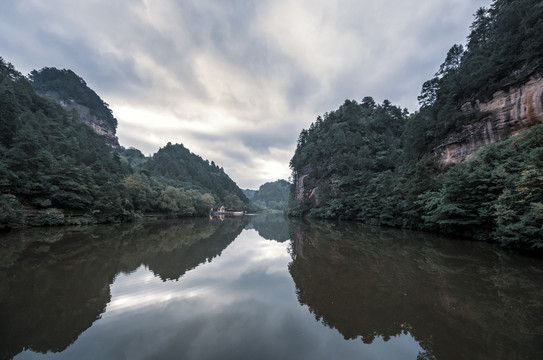 甘肃天水仙人崖