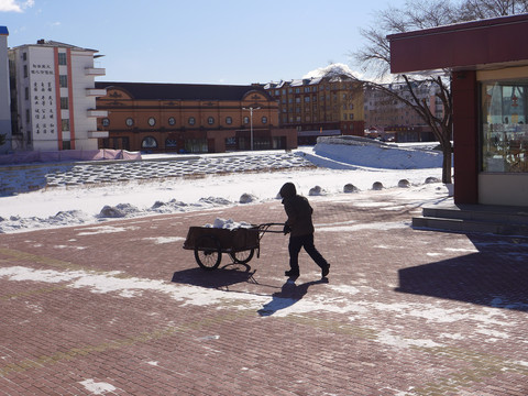 推雪