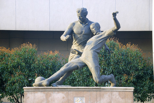 足球运动雕塑