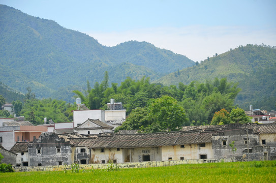 古村老屋