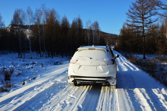 雪地越野车