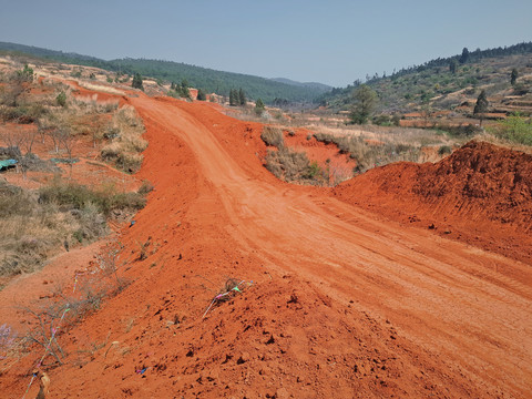 开山筑路