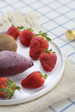 草莓紫薯