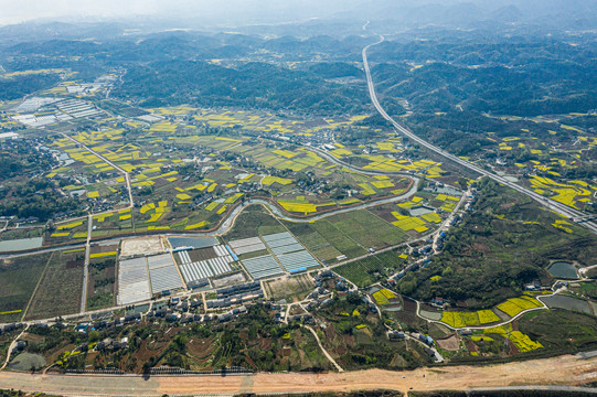 500米高空乡村田园航拍图