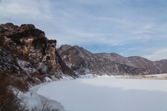 辽宁本溪关门山冬季冰雪瀑布风光