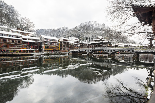 凤凰古城雪景