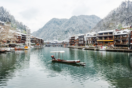 凤凰古城雪景