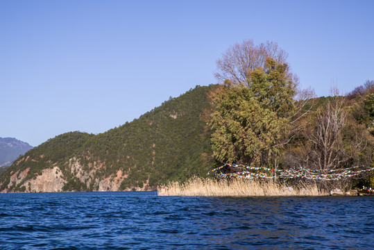 泸沽湖里务比岛