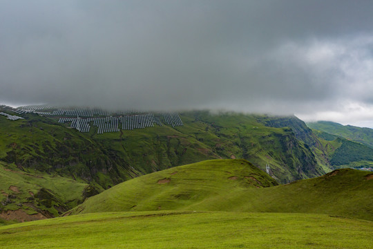 高山风力太阳能发电