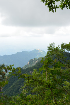 远山白云