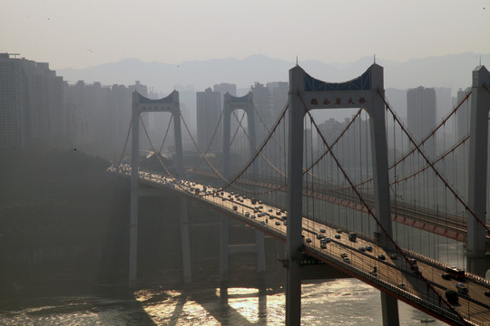 晨曦中公路轨道大桥