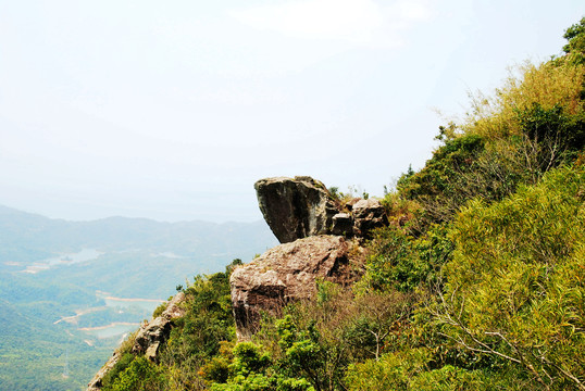 山体岩石