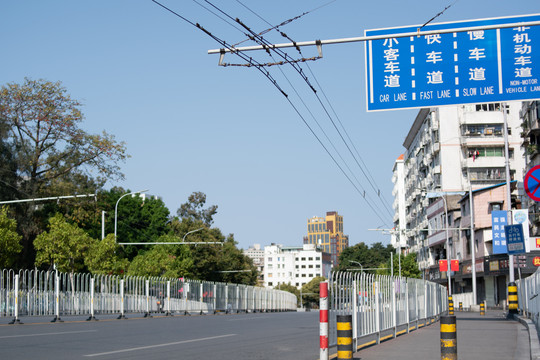 干净的马路水荫路